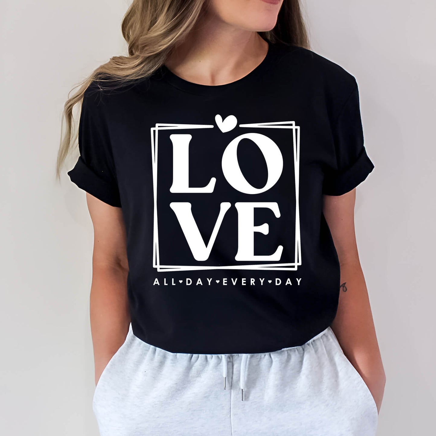 Tricou negru LOVE Crop
