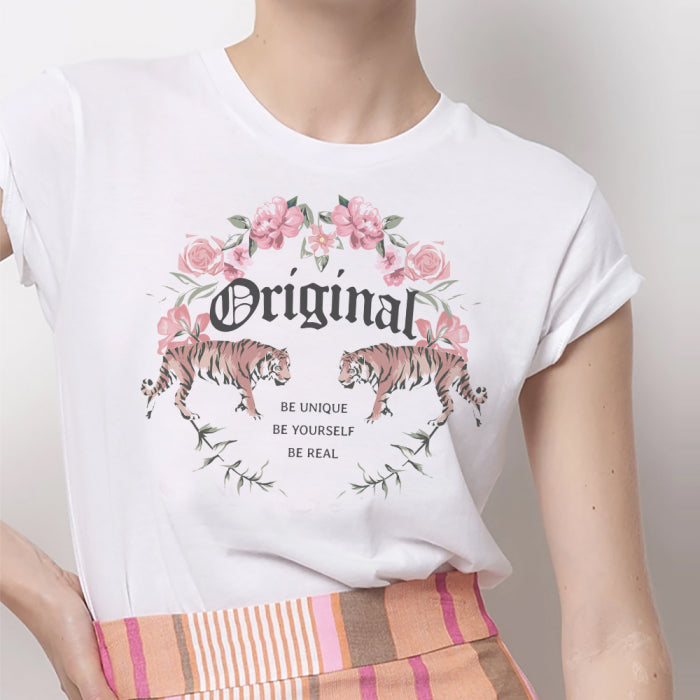 Tricou alb cu flori original